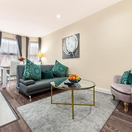 Family Friendly, Zone 2, 2 Beds, Overground London Exteriör bild