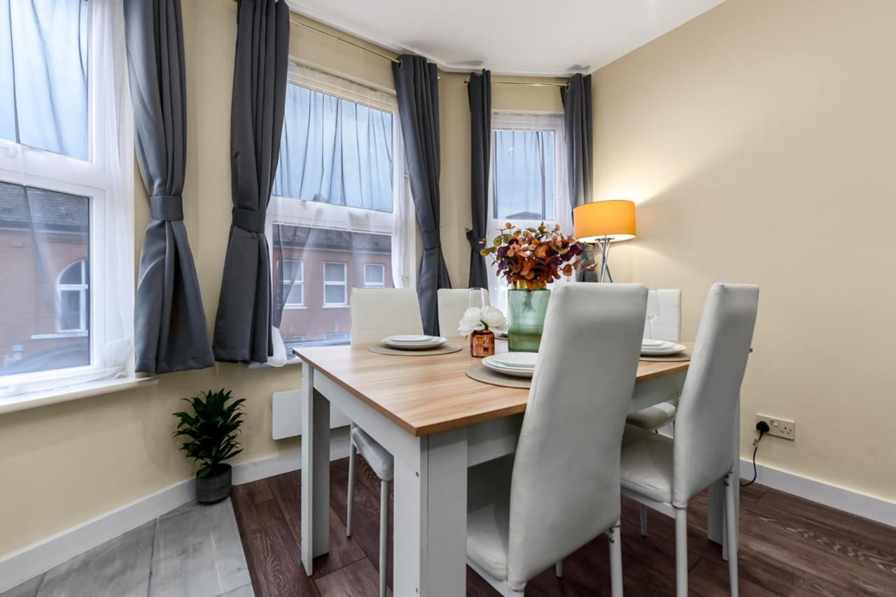 Family Friendly, Zone 2, 2 Beds, Overground London Exteriör bild