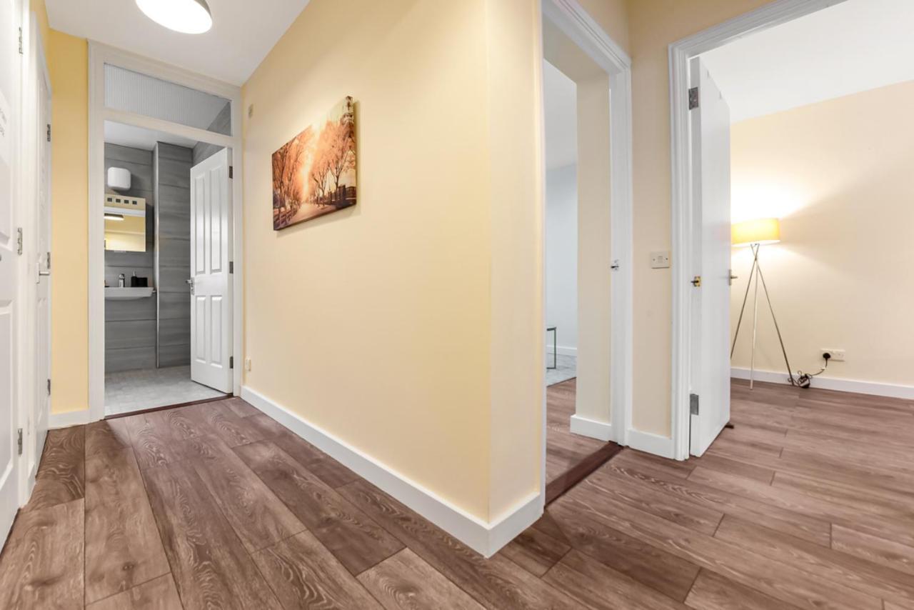 Family Friendly, Zone 2, 2 Beds, Overground London Exteriör bild