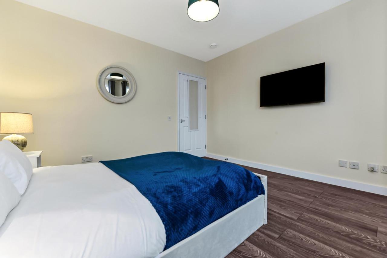 Family Friendly, Zone 2, 2 Beds, Overground London Exteriör bild