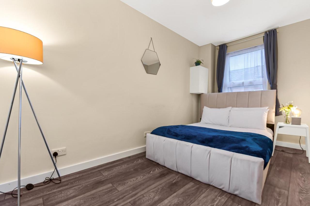 Family Friendly, Zone 2, 2 Beds, Overground London Exteriör bild